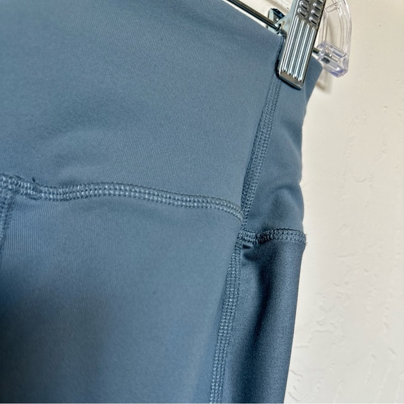 ALO Yoga High Waisted Blue Mesh Leggings Size XS - Picture 3 of 7